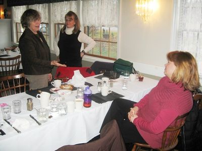 Smith Gathering: Fall at Katie and Karl's 11-28-09
Jan, Joan, and Jane
