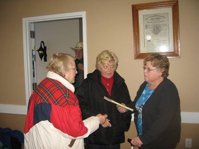 Smith Gathering: Fall at Nicoles 12-06-14
Roberta Smith Neu; Lynette Wolcott Rood; Mary Smith taglieri
