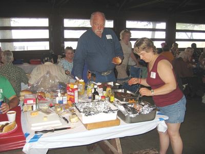 Bernie and Miriam
Bernie Neu and Miriam Smith Parmelee dig into the burgers

