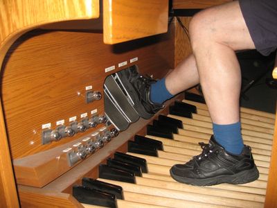 Dave Smith Visit at the Organ 6
Fancy footwork
