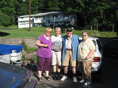 Dave Smith and Family Visit Heading Back to Indiana
L to R: Sheri and Clive Diefenbacher, Dave and Evelyn Smith at the Highams
