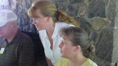 Reunion 2014 Green Lakes S.P.
Fro left: Jack Higham; Center: Joan Higham Entwistle; Sue Higham Foley
