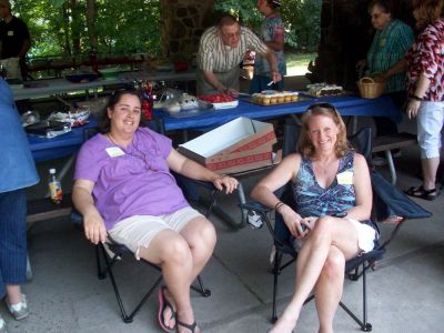 2015 Family Reunion, July 11, 2015
2nd Cousins Luisa Deanda Lukaszewski and Ann Higham Hughes
Their common great grandparents are Ray and Mary Seubert Higham
