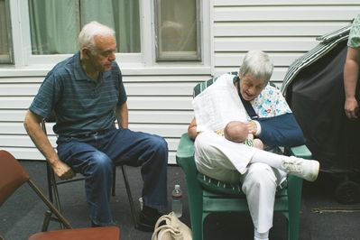 Friday/Saturday Breakfast and Picnic
Picnic: Art and Jill Glazer with grandson, Eli Glazer
