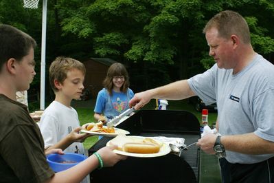 Friday/Saturday Breakfast and Picnic
Picnic: John Higham (right) dishes up food to Nick Higham, Tyler Entwistle, and Laurel Higham
