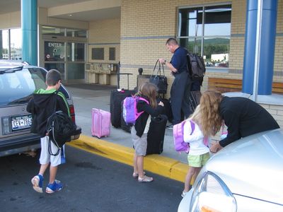 Thursday Trip Home
At the Elmira airport, unloading: Thomas, Julia, John, and Madison Higham
