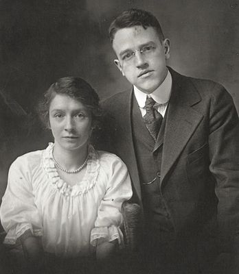 Seubert / Costello Family
Julia Berthena Seubert Costello & Gerald Clark Costello
